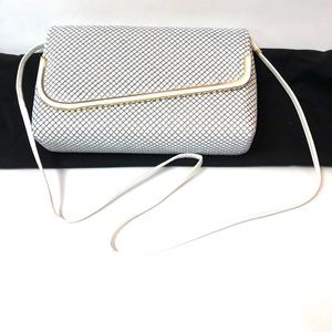 Bueno mesh clutch with crossbody strap